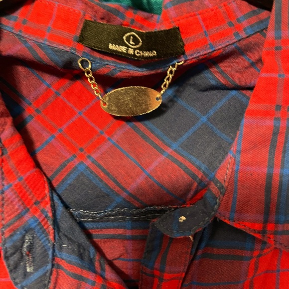 Women’s Plaid Button Up - Picture 3 of 3